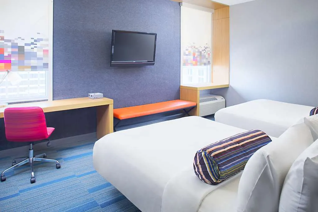 Aloft Charlotte City Center 2*,