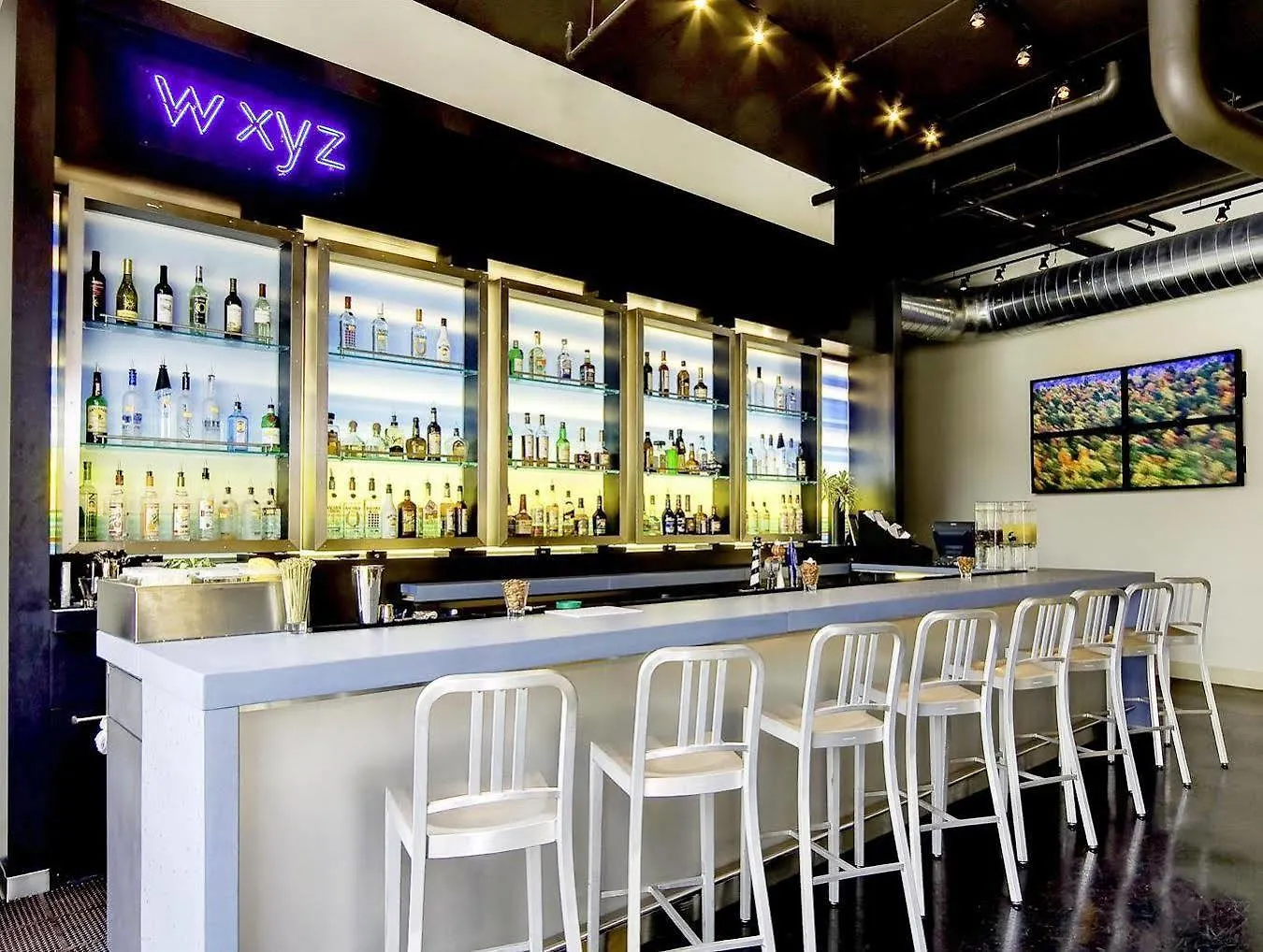 Aloft Charlotte City Center 2*,